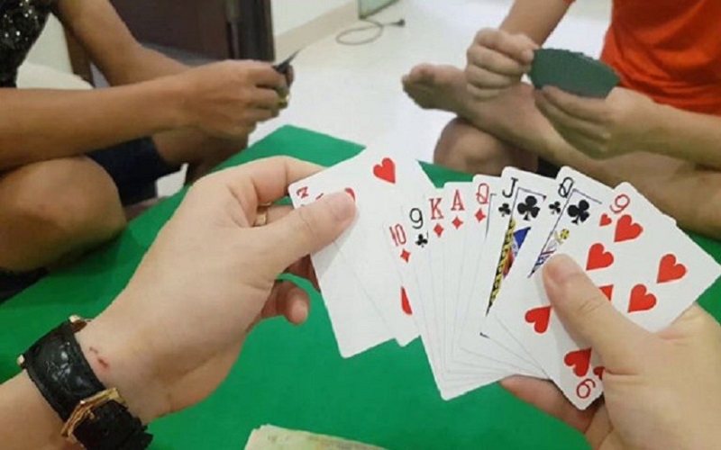 Phân Biệt Cách Chặt Bài Tiến Lên Giữa Miền Nam Và Bắc Luật xếp quân bài